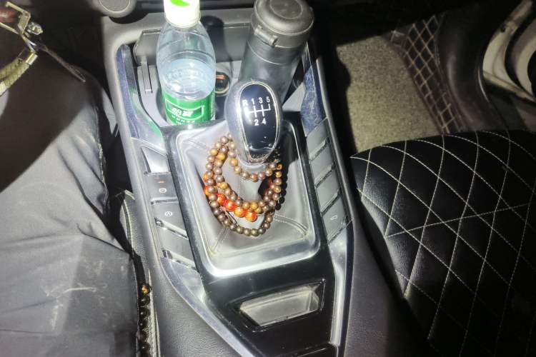 Used Zotye T500 2018 1.5T Manual Luxury Model Gear Lever