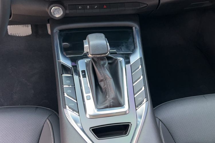 Used Zotye T500 2018 1.5T Automatic Smart Connected Prestige Model Gear Lever