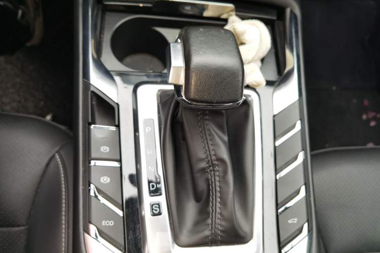 Used Zotye T500 2018 1.5T Automatic Luxury Model Gear Lever