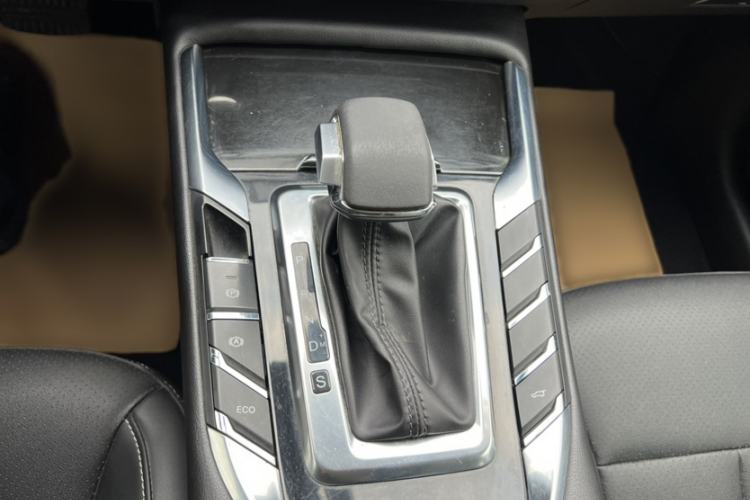 Used Zotye T500 2018 1.5T Automatic Luxury Model Gear Lever