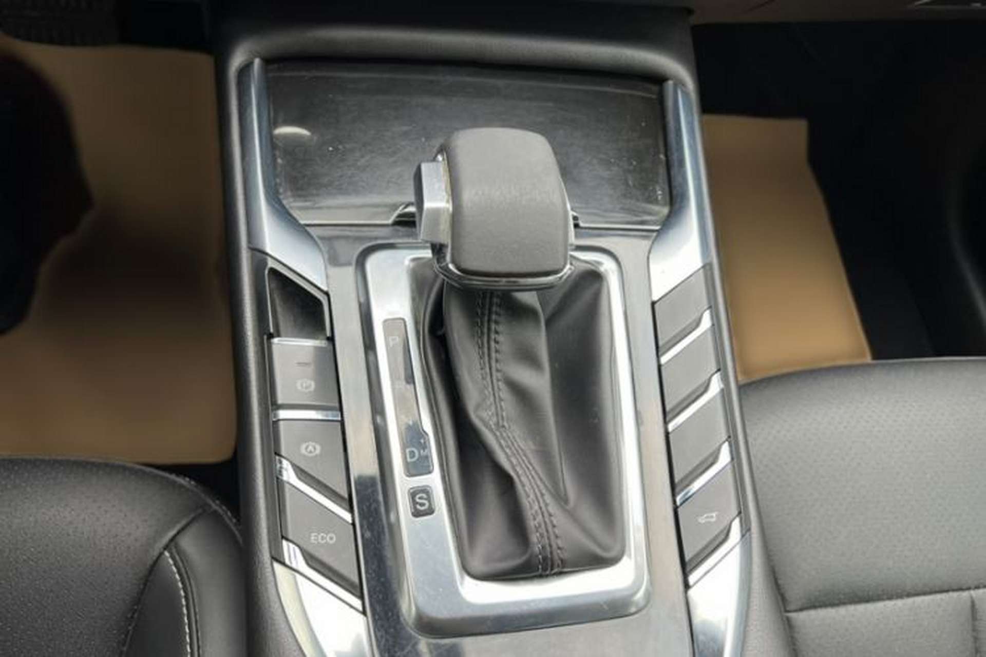 Used Zotye T500 2018 1.5T Automatic Luxury Model Gear Lever