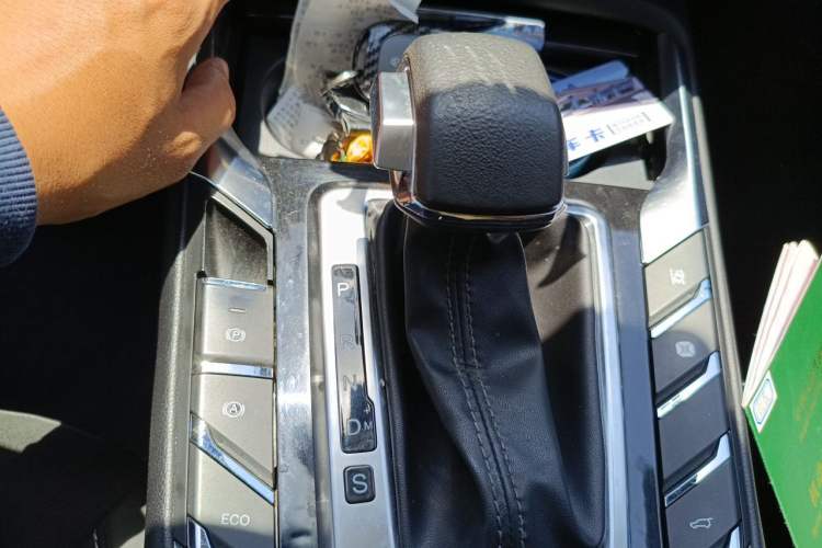 Used Zotye T500 2018 1.5T Automatic Smart Connect Flagship Model Gear Lever