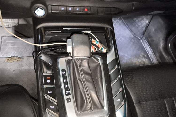 Used Zotye T500 2018 1.5T Automatic Smart Connected Prestige Model Gear Lever