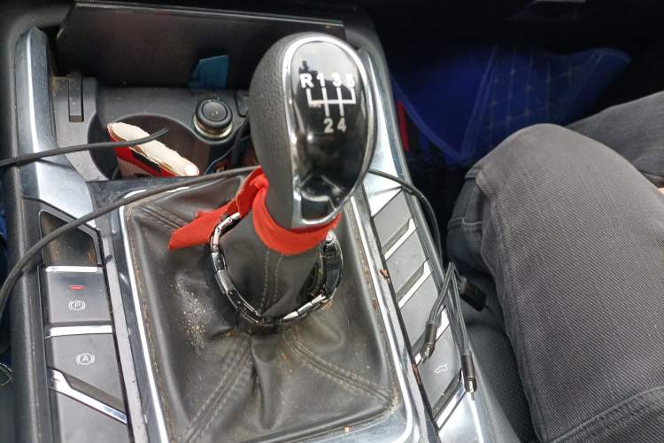 Used Zotye T500 2018 1.5T Manual Luxury Model Gear Lever