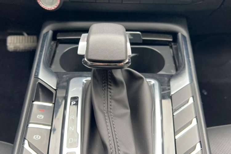 Used Zotye T500 2018 1.5T Automatic Luxury Model Gear Lever
