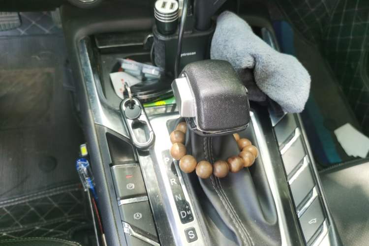 Used Zotye T500 2018 1.5T Automatic Smart Connected Prestige Model Gear Lever