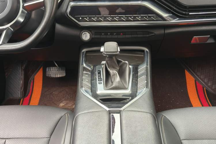 Used Zotye T500 2018 1.5T Automatic Luxury Model Gear Lever