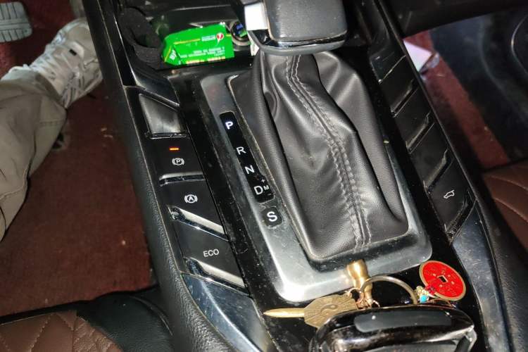 Used Zotye T500 2018 1.5T Automatic Luxury Model Gear Lever