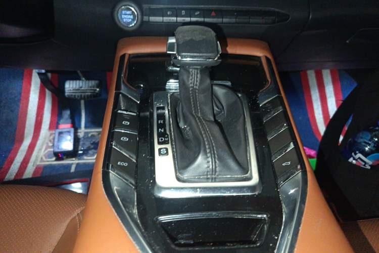 Used Zotye T500 2018 1.5T Automatic Luxury Model Gear Lever
