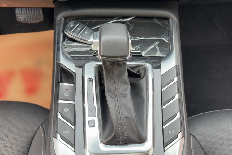 Used Zotye T500 2018 1.5T Automatic Luxury Model Gear Lever