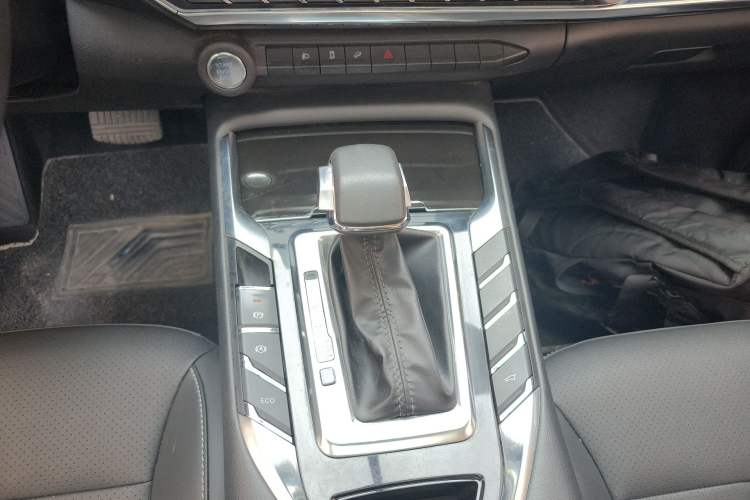 Used Zotye T500 2018 1.5T Automatic Luxury Model Gear Lever