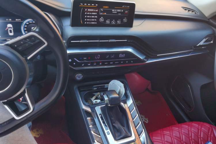 Used Zotye T500 2018 1.5T Automatic Smart Connected Prestige Model Gear Lever