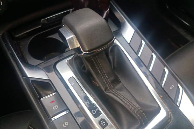 Used Zotye T500 2018 1.5T Automatic Luxury Model Gear Lever