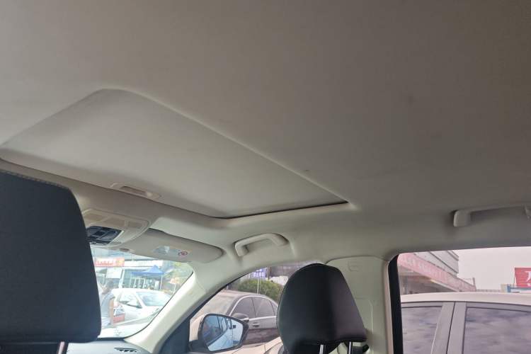Used Zotye T500 2018 1.5T Automatic Luxury Model Headliner