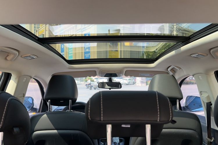 Used Zotye T500 2018 1.5T Automatic Smart Connected Prestige Model Headliner