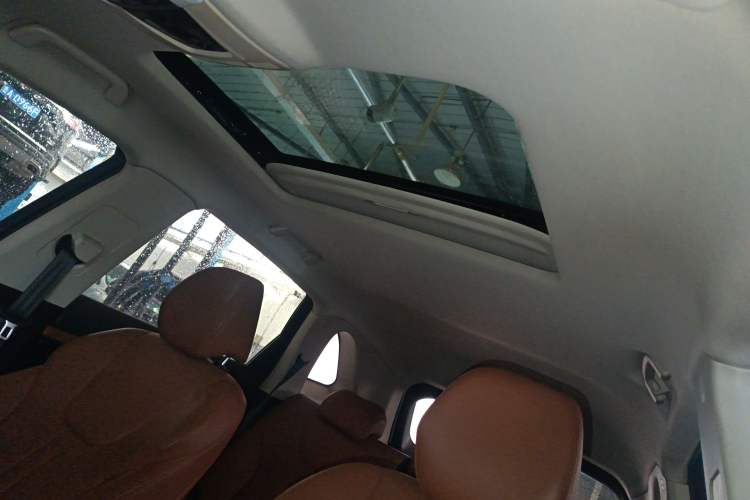 Used Zotye T500 2018 1.5T Automatic Luxury Model Headliner