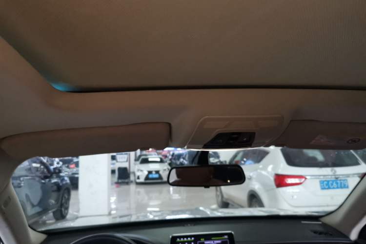 Used Zotye T500 2018 1.5T Automatic Smart Connected Prestige Model Headliner