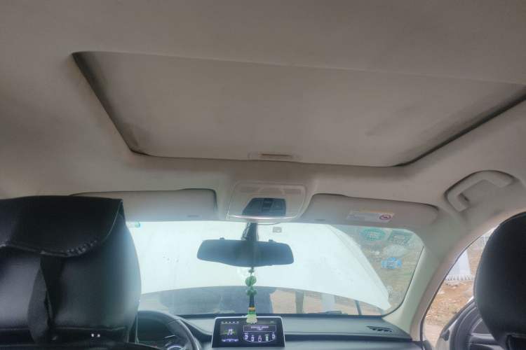 Used Zotye T500 2018 1.5T Manual Luxury Model Headliner