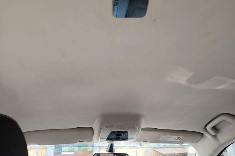 Used Zotye T500 2018 1.5T Manual Luxury Model Headliner