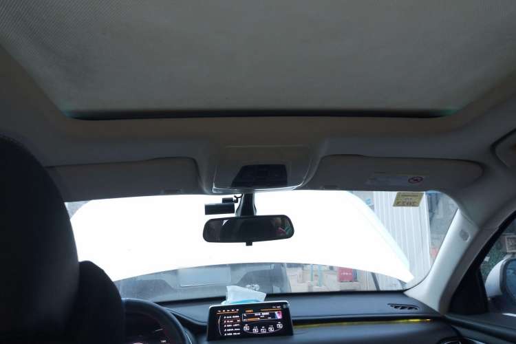 Used Zotye T500 2018 1.5T Automatic Smart Connected Prestige Model Headliner