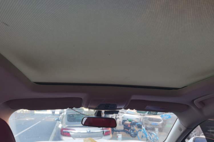Used Zotye T500 2018 1.5T Automatic Smart Connected Prestige Model Headliner