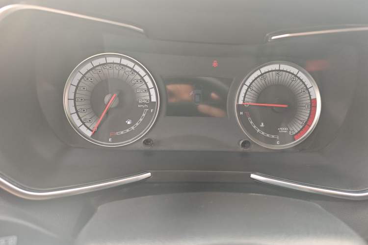 Used Zotye T500 2018 1.5T Automatic Luxury Model Instrument Cluster