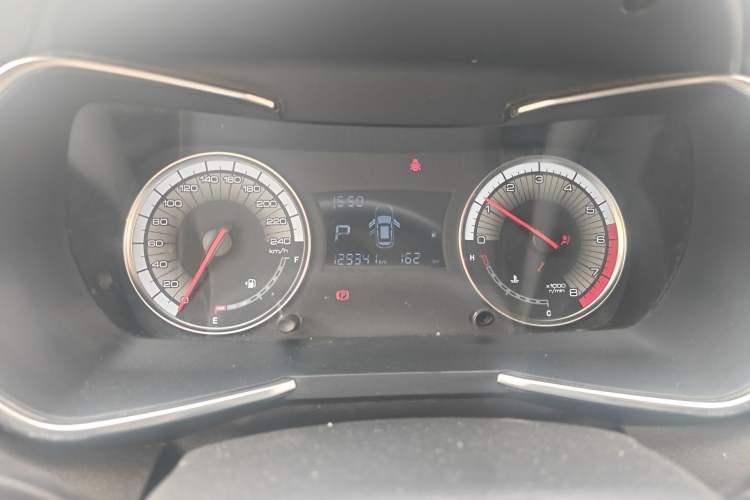 Used Zotye T500 2018 1.5T Automatic Luxury Model Instrument Cluster