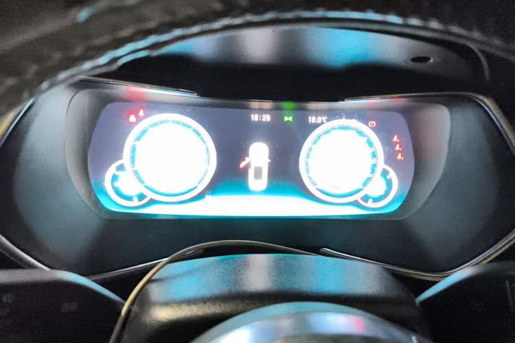 Used Zotye T500 2018 1.5T Automatic Smart Connected Prestige Model Instrument Cluster
