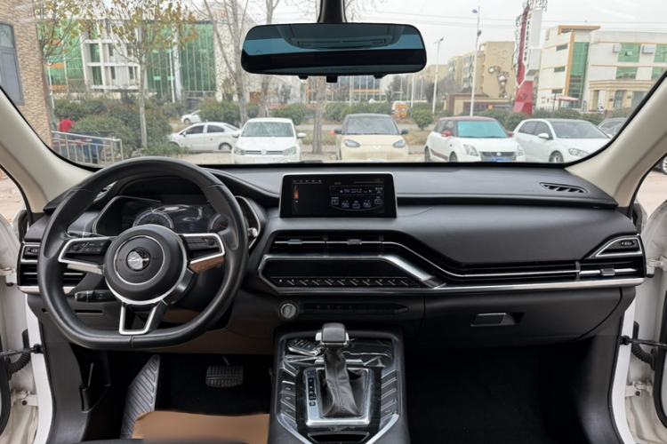 Used Zotye T500 2018 1.5T Automatic Luxury Model Interior 1