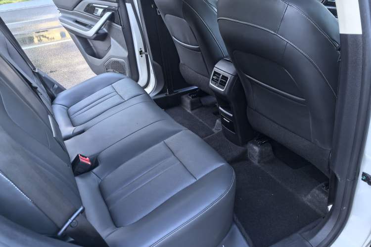 Used Zotye T500 2018 1.5T Manual Luxury Model Interior 10