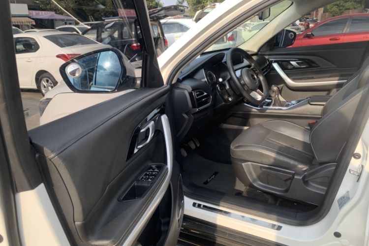 Used Zotye T500 2018 1.5T Manual Luxury Model Interior 11
