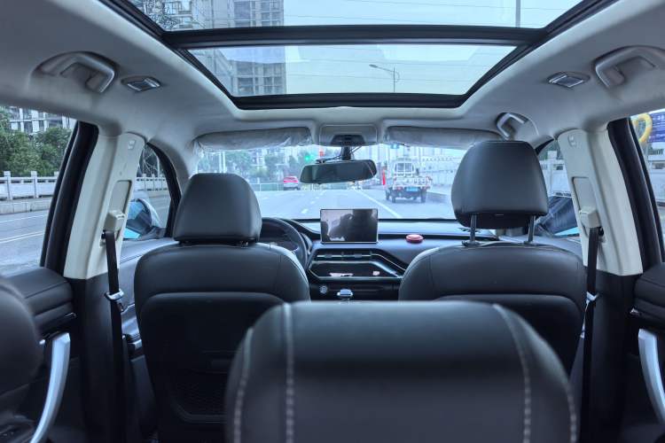 Used Zotye T500 2018 1.5T Automatic Smart Connected Prestige Model Interior 2