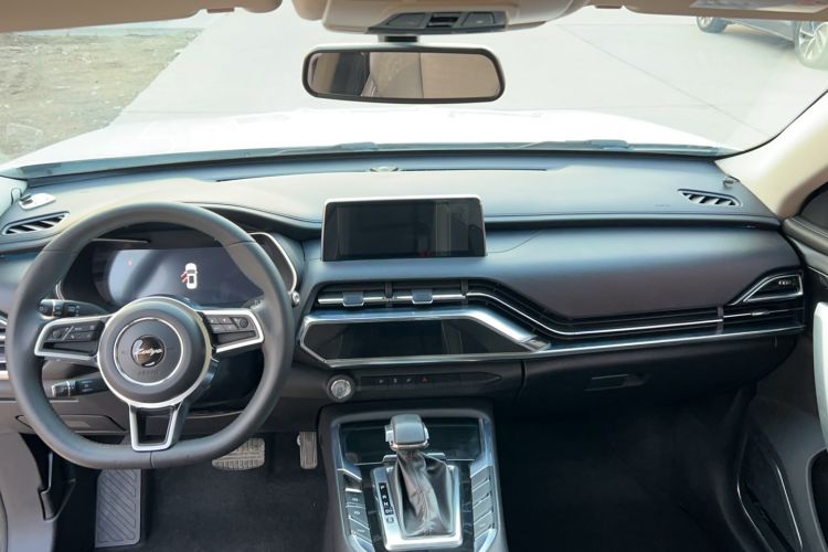 Used Zotye T500 2018 1.5T Automatic Smart Connected Prestige Model Interior 3