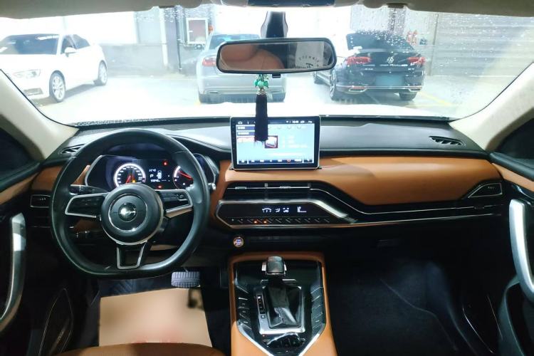 Used Zotye T500 2018 1.5T Automatic Luxury Model Interior 3