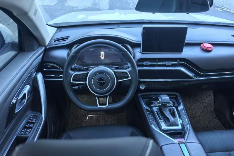 Used Zotye T500 2018 1.5T Automatic Smart Connected Prestige Model Interior 3