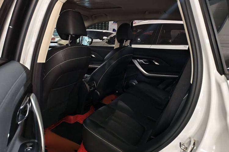 Used Zotye T500 2018 1.5T Automatic Luxury Model Interior 4