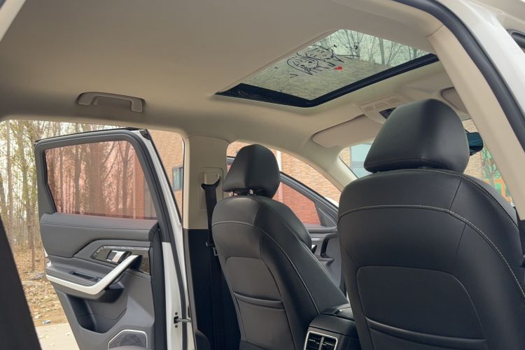 Used Zotye T500 2018 1.5T Automatic Luxury Model Interior 4