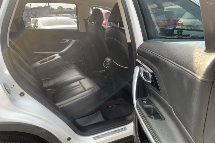 Used Zotye T500 2018 1.5T Manual Luxury Model Interior 4