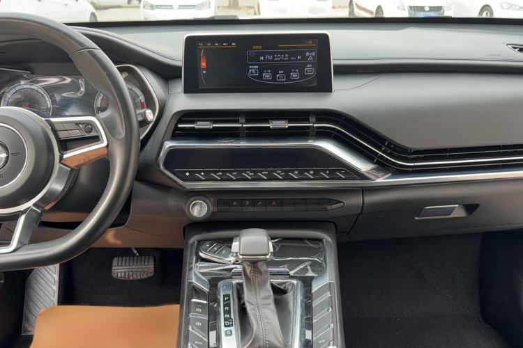 Used Zotye T500 2018 1.5T Automatic Luxury Model Interior 6