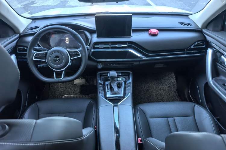 Used Zotye T500 2018 1.5T Automatic Smart Connected Prestige Model Interior 6