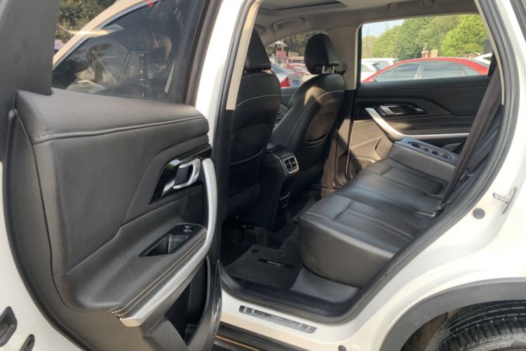 Used Zotye T500 2018 1.5T Manual Luxury Model Interior 6