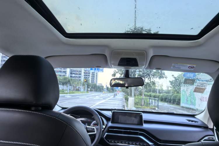 Used Zotye T500 2018 1.5T Manual Luxury Model Interior 7