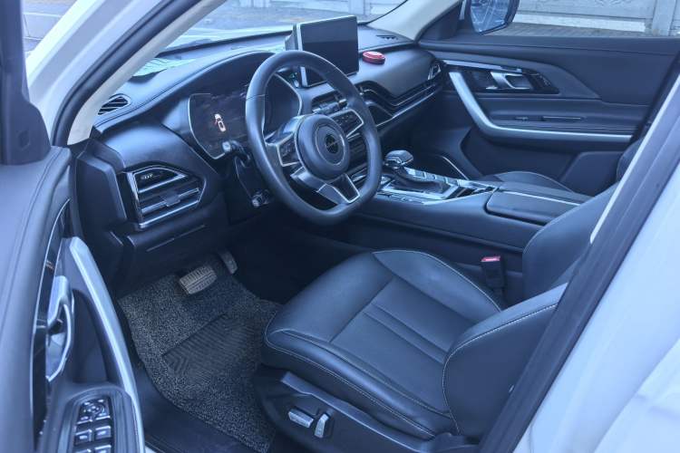 Used Zotye T500 2018 1.5T Automatic Smart Connected Prestige Model Interior 8