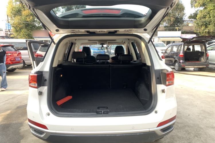 Used Zotye T500 2018 1.5T Manual Luxury Model Interior 8