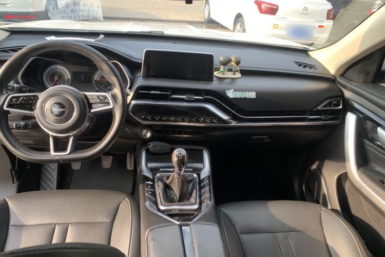 Used Zotye T500 2018 1.5T Manual Luxury Model Interior 9
