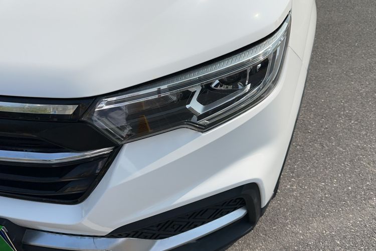 Used Zotye T500 2018 1.5T Automatic Smart Connected Prestige Model Left Front Headlight