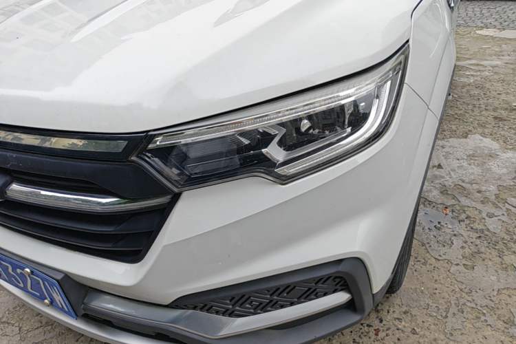 Used Zotye T500 2018 1.5T Manual Luxury Model Left Front Headlight
