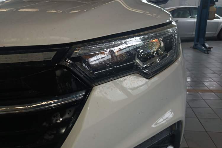 Used Zotye T500 2018 1.5T Automatic Luxury Model Left Front Headlight