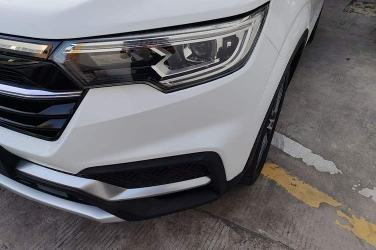 Used Zotye T500 2018 1.5T Automatic Smart Connected Prestige Model Left Front Headlight