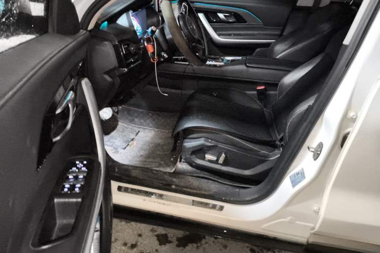 Used Zotye T500 2018 1.5T Automatic Smart Connected Prestige Model Left Front Seat